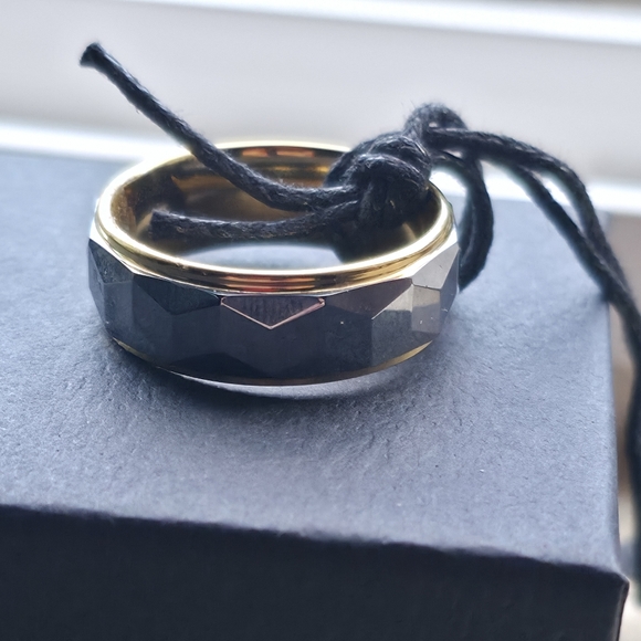 New Silver & Gold Tungsten Rin Size 11 - Picture 2 of 7